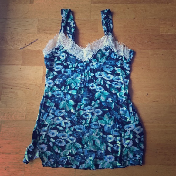 Banana Republic printed tank