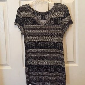 Rue 21 Top. Size Medium.