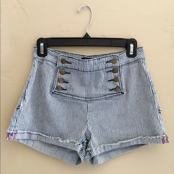 high waisted stripped shorts