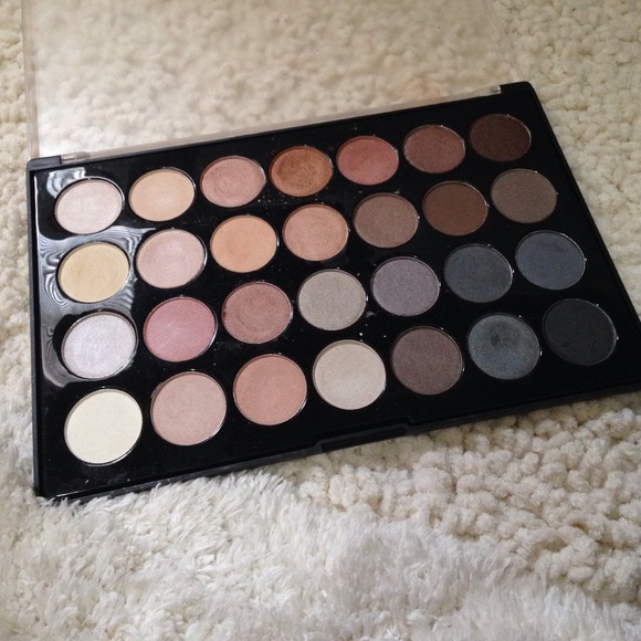 two bh cosmetics  palletes - Picture 1 of 4