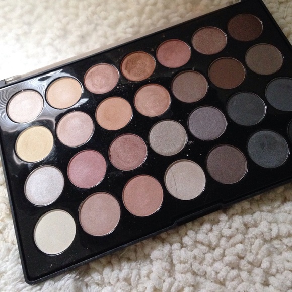 two bh cosmetics  palletes - Picture 3 of 4