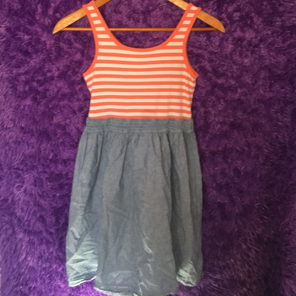 Great condition Girls L(10-12) casual dress💛