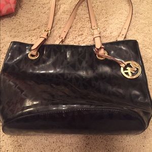 Black Micheal Kors bag