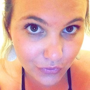 Meet your Posher, Aimee