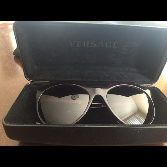 Versace sunglasses - Picture 3 of 4