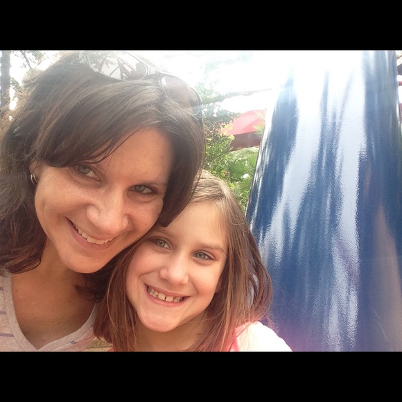 Meet your Posher, Renee - Picture 1 of 1