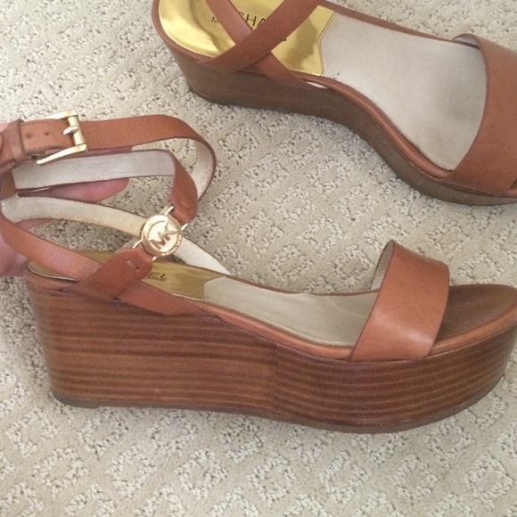 Michael Kors platforms - Picture 2 of 4