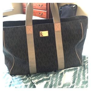 Authentic, Large Michael Kors Tote