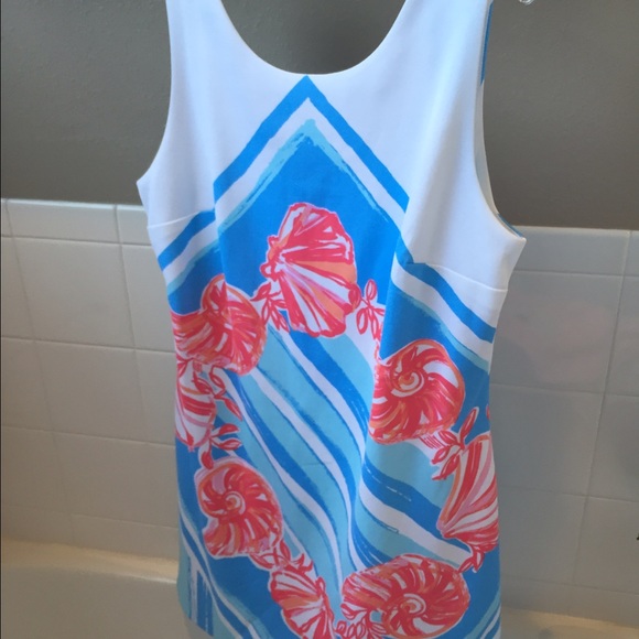 Sold on Mer NWT Lilly size Med only 66 on Mer!