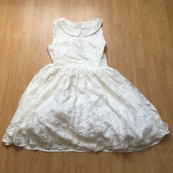 Modcloth Vintage-Style Lace Midi Dress!!