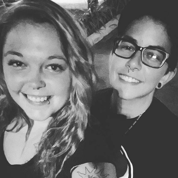 Meet your Posher, Sarina - Picture 1 of 1