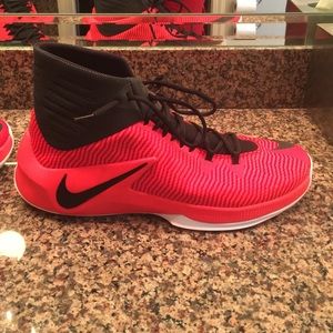 Size 14 Nike Zoom Clear Out