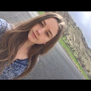 Meet your Posher, Mia