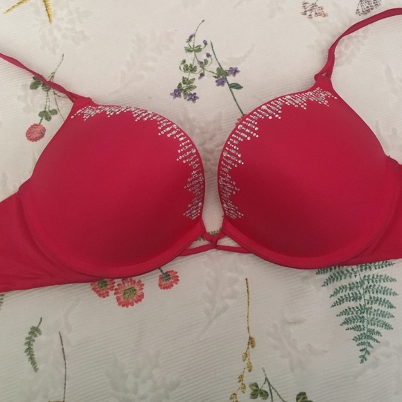 Victoria's Secret Bombshell Bra 34B
