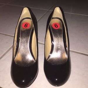 Chinese Laundry Black Patent Leather Pumps