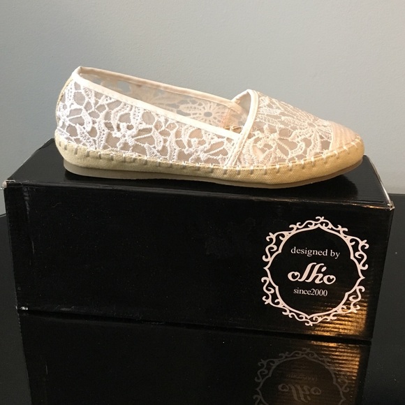 Womens lace ballet flat by Ollio - Picture 2 of 2