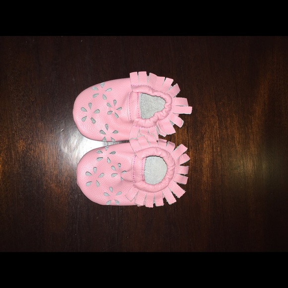 Pink flower cutout moccasins