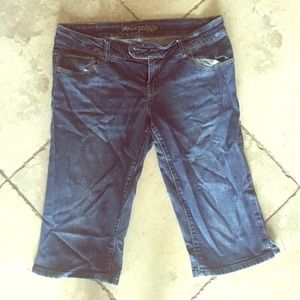 ❤️ American Eagle Mediumwash Capris ❤️