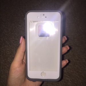 iPhone 6/6s white life proof case