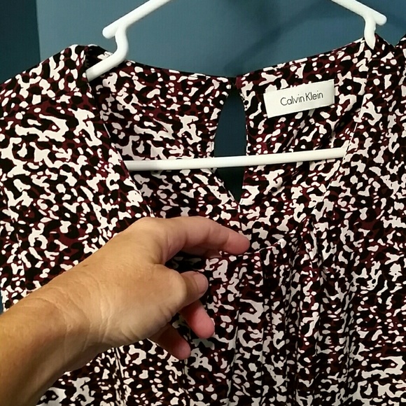 Calvin Klein multi colored blouse - Picture 2 of 4