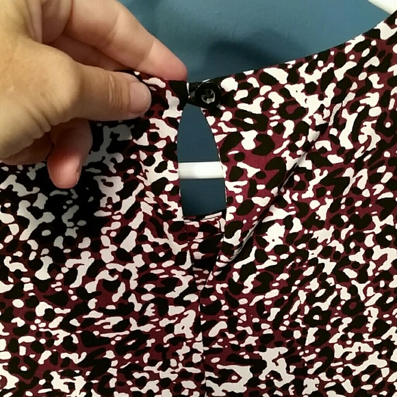 Calvin Klein multi colored blouse - Picture 4 of 4