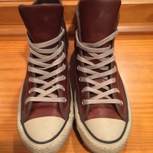 Chuck Taylor Hollis High Tops in Pinecone