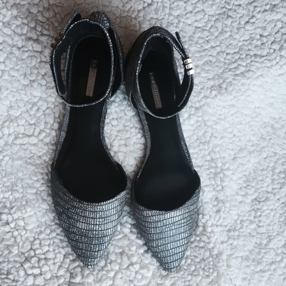 BCBGeneration Tilda Black Pointy Flat sz10 - Picture 2 of 4