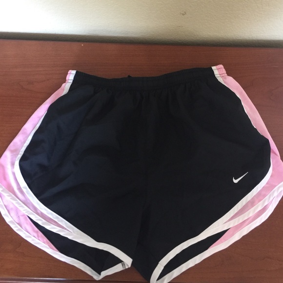 Nike size medium CUTE athletic shorts