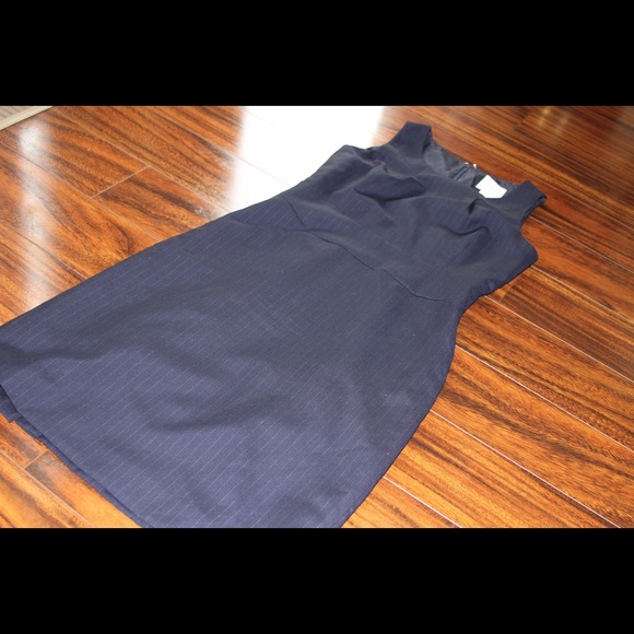 💼 J. Crew Tailored Shift Dress - Picture 2 of 3
