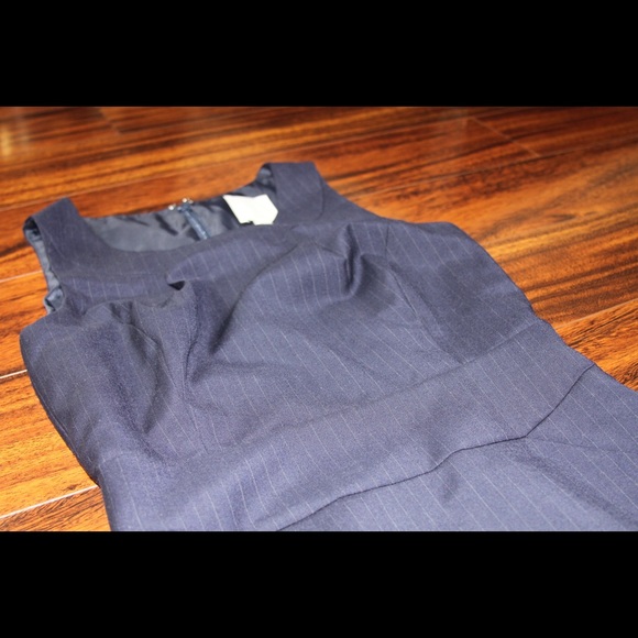 💼 J. Crew Tailored Shift Dress - Picture 3 of 3