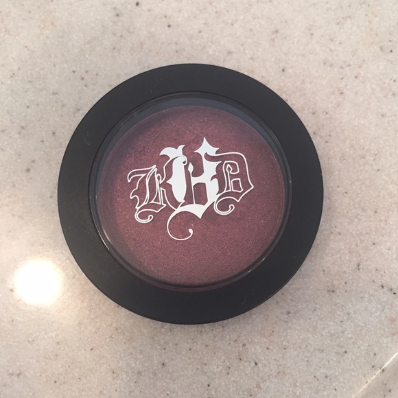 Kat Von D metal crush eyeshadow in Raw Power