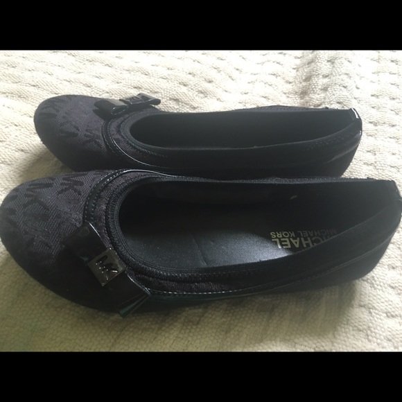 MK Michael Kor flats with Patton bow - Picture 2 of 2