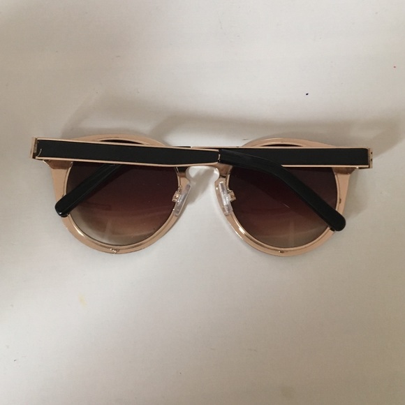 Free people sunglasses - Picture 2 of 2