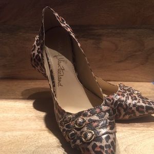 Kathy Van Zeeland Kitten Heel