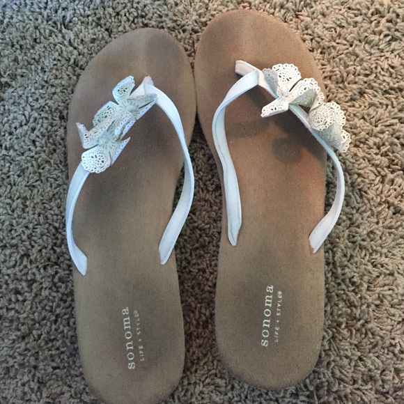 Sonoma wedged flip flops