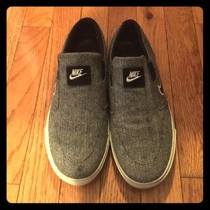 Nike Herringbone Slip-on Sneakers