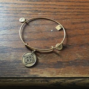 Celtic knot Alex and Ani