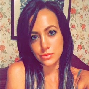 Meet your Posher, Roxanna