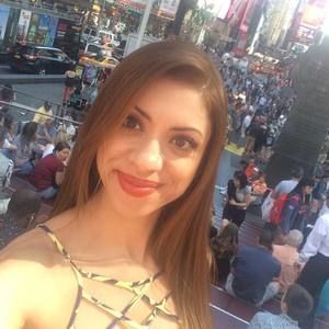 Meet your Posher, Gabriela