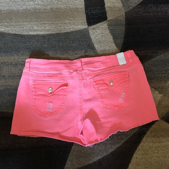 Salmon shorts from vanity! - Picture 2 of 4