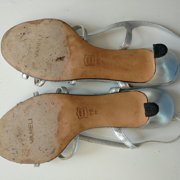 Silver vanelli low heel sandals - Picture 3 of 3