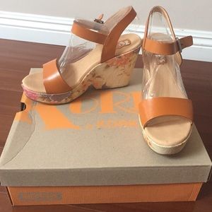 Brown Wedges with flowers
