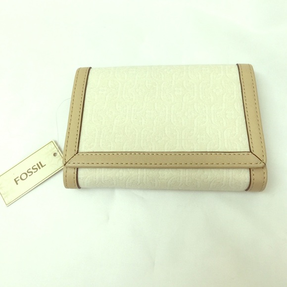 Fossil cream clr cloth wallet w/ tan leather trim