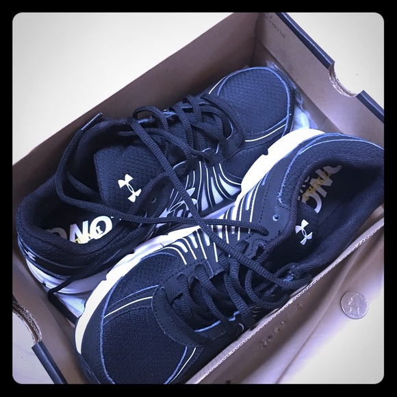 BRAND NEW Under Armor Sneakers Size 9.5