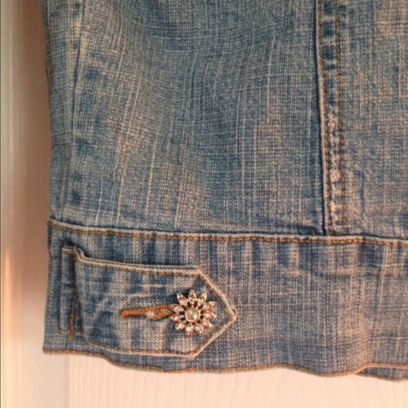 Jean jacket - Picture 2 of 4