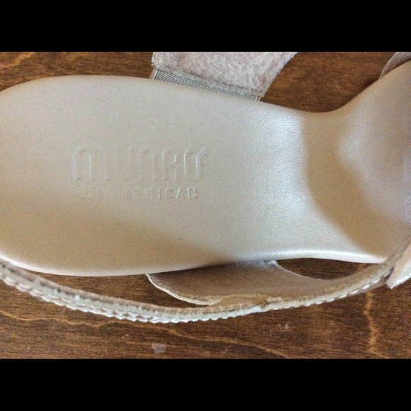 Tan sandals two straps Munro sandals beige tan color block heel open toe shoes - Picture 7 of 8
