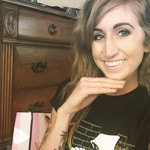 Meet your Posher, Laura