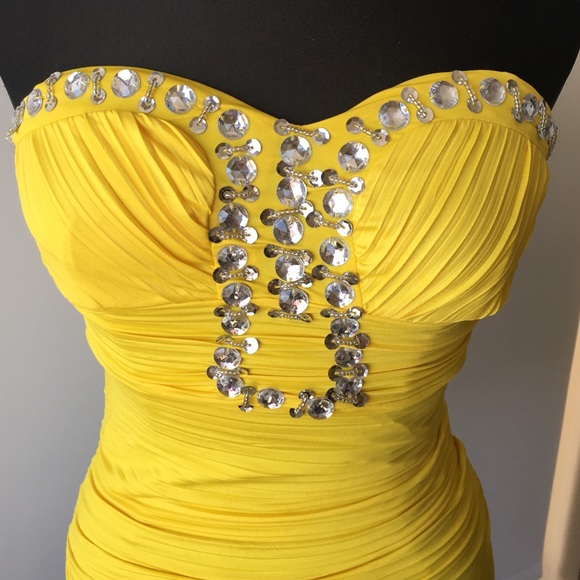 NWOT Bright yellow, club dress with beading - Picture 3 of 3