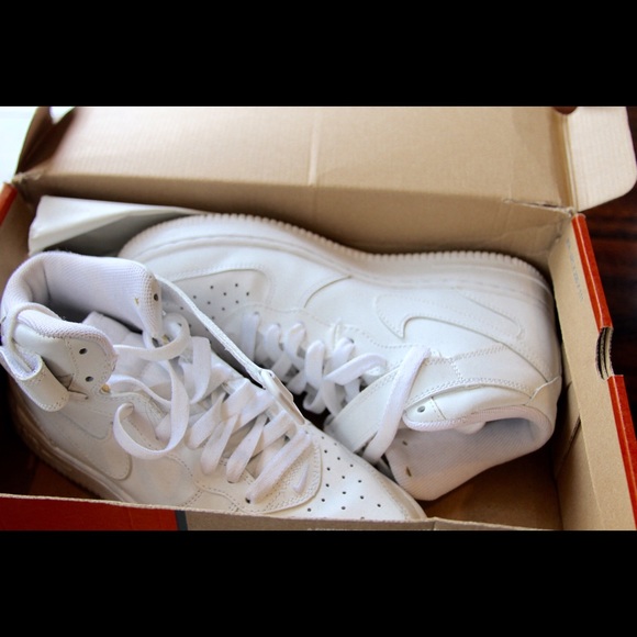 Nike Shoes - Fresh White Nike Air Force 1