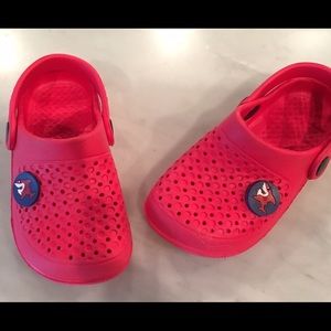 Like Crocs size 9/10 toddler